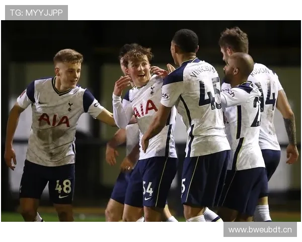 热刺边路猛攻难掩中路瘫痪，单线依赖能否持续？