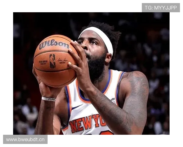 米切尔·罗宾逊篮下防守对比季后赛显著提升篮板率